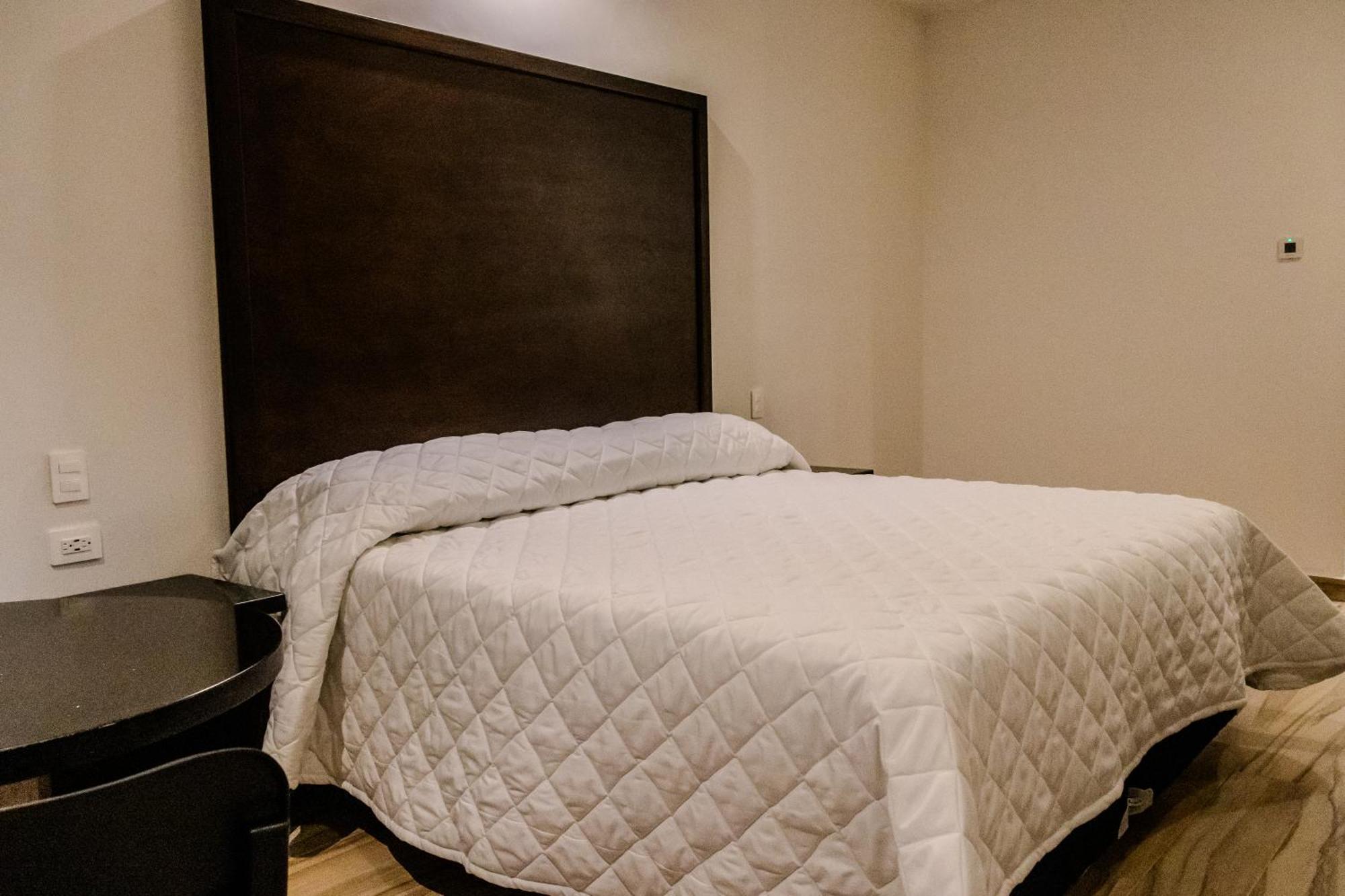 Hotel Gran Avenida, 나보호아 외부 사진