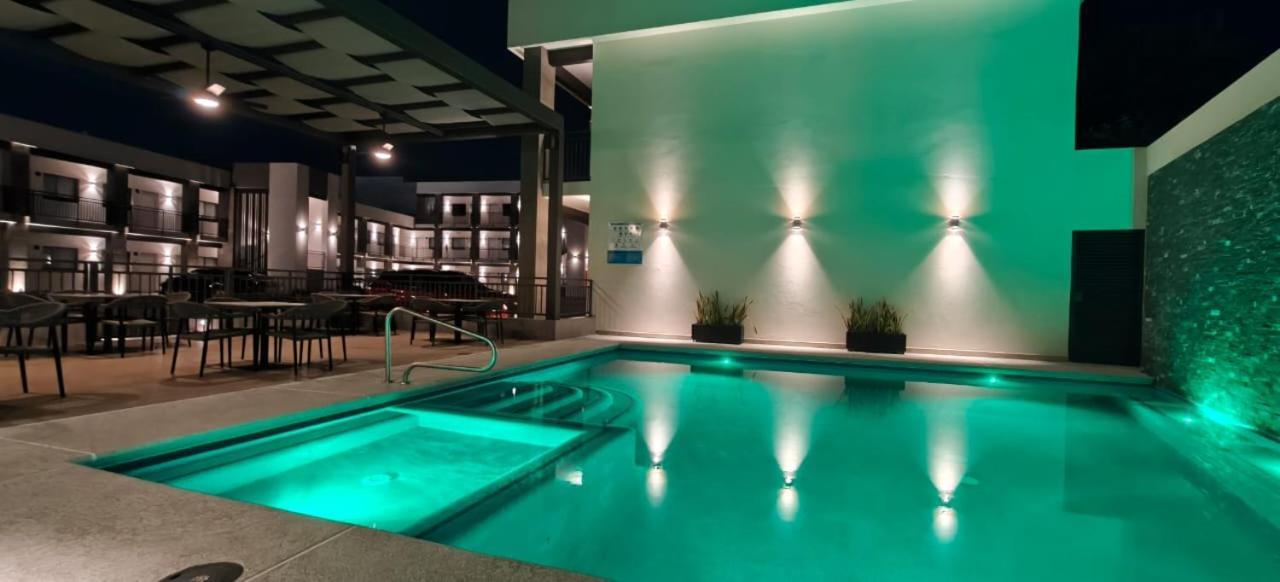 Hotel Gran Avenida, 나보호아 외부 사진